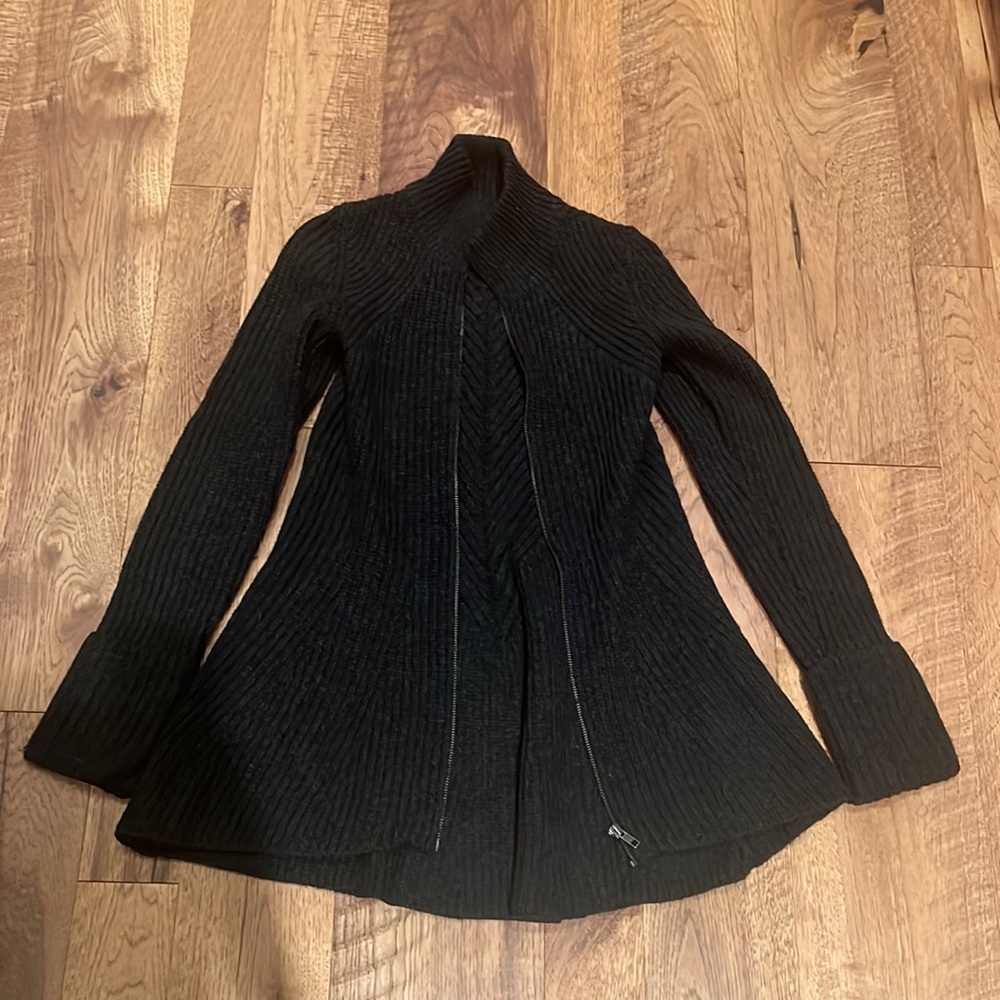 Intermix Woman’s Grey Cardigan Size S
